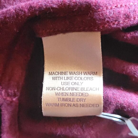 NWT Chamois Cloth St. John's Bay Large Burgundy Button-Down Long-sleeve Shirt - Picture 6 of 10